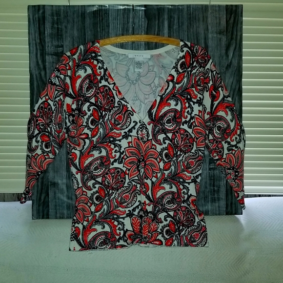 Pretty Red Black White fitted cardigan - Picture 2 of 7